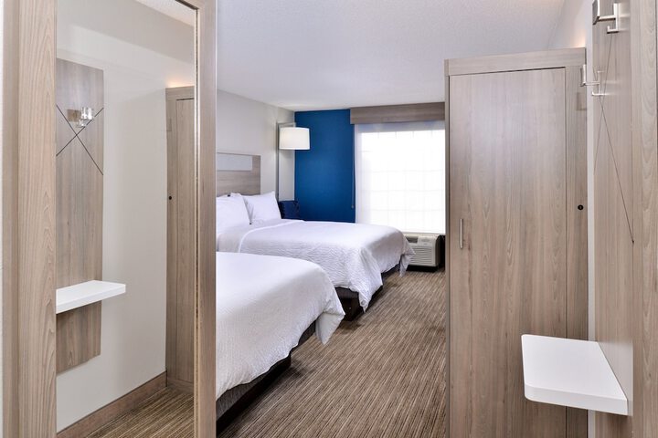 Room 9 of 41
