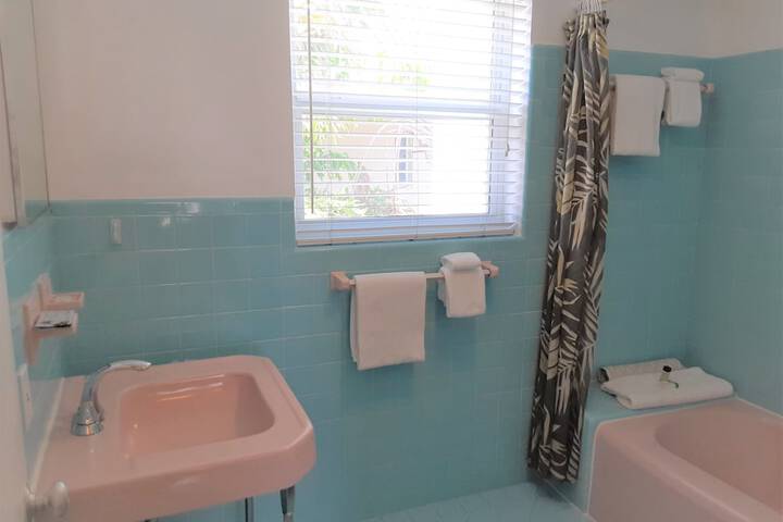 Room 105 of 177