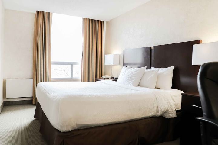 Room 32 of 45