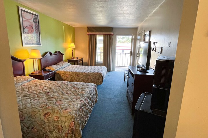 Room 27 of 28