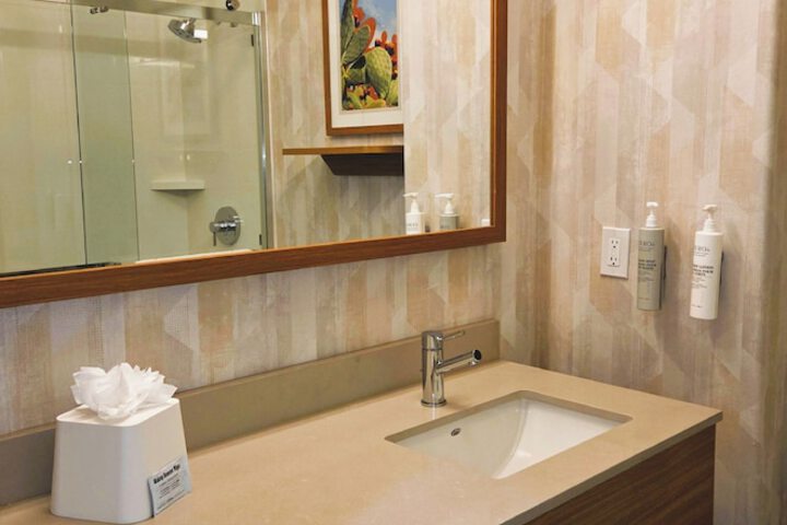 Hampton Inn & Suites Ontario