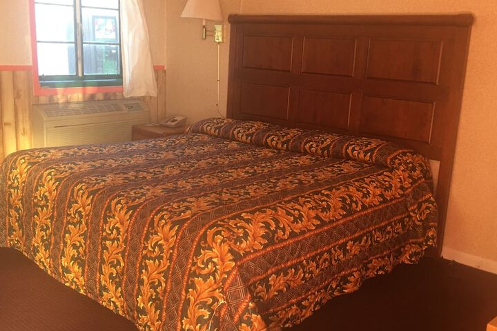 Room 33 of 38