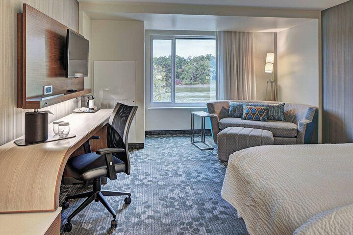Room 22 of 42