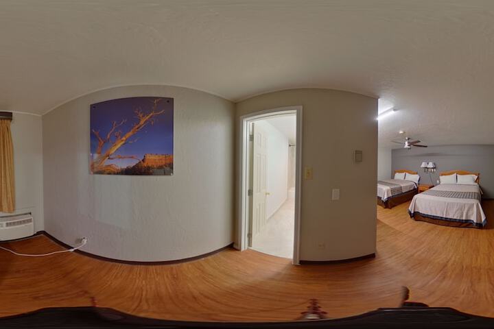 Room 11 of 17