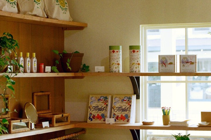 Gift Shop 106 of 115