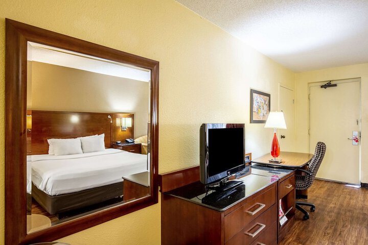 Room 35 of 40