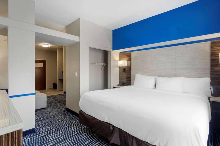 Room 21 of 34