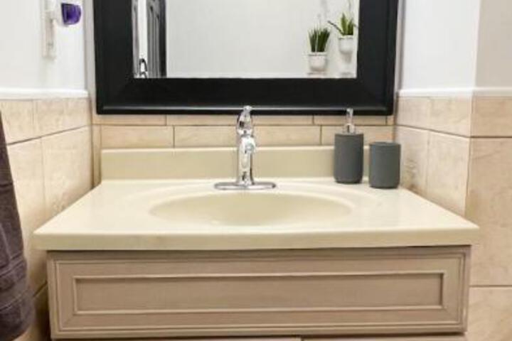 Boutique Studio Apartment on Grand Ave
