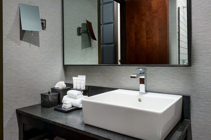 Joinery Hotel Pittsburgh Curio Collection by Hilton