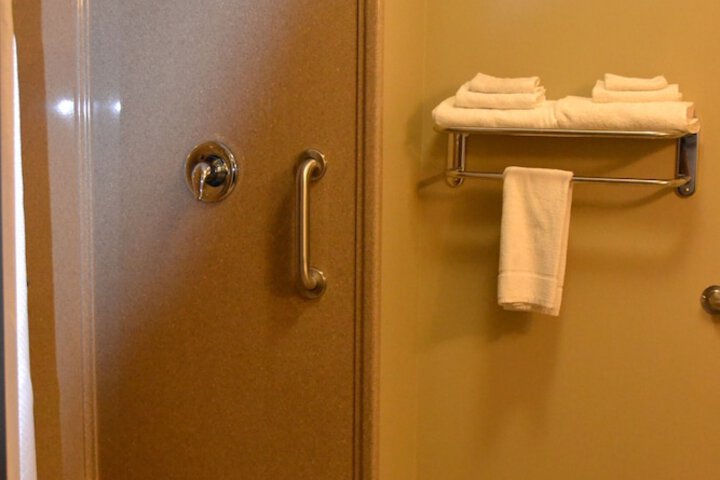 Room 12 of 28