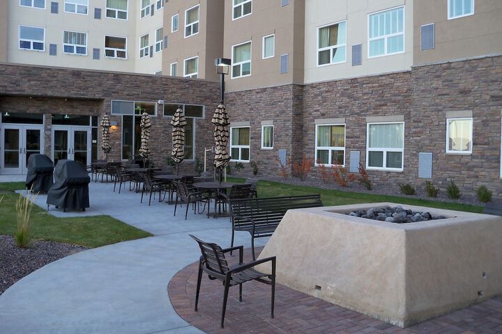 Hotel Exterior 36 of 38
