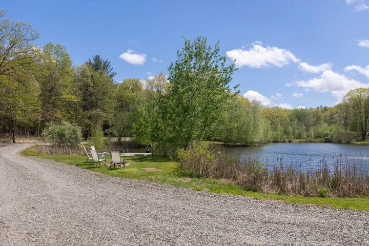 Modern Farm Home 2hr NYC BOS Peaceful Wifi