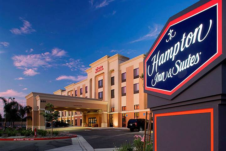 Hampton Inn & Suites Clovis-Airport North