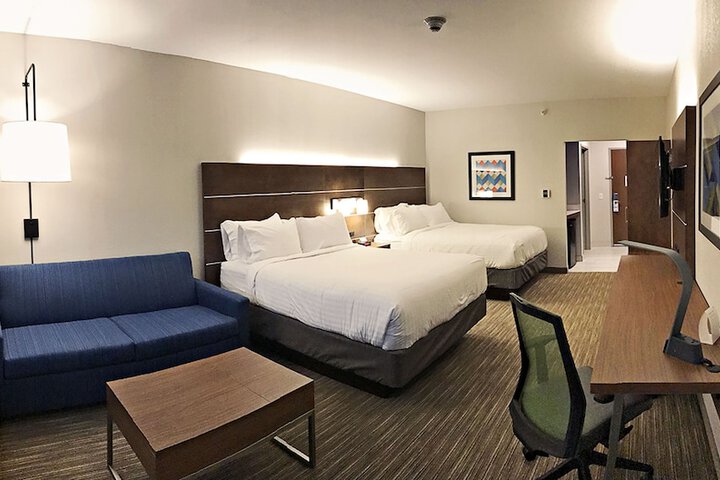 Room 14 of 36