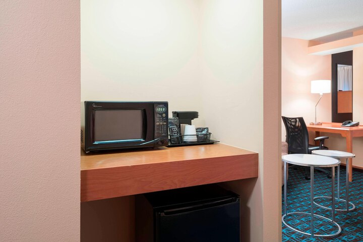Fairfield Inn & Suites by Marriott State College