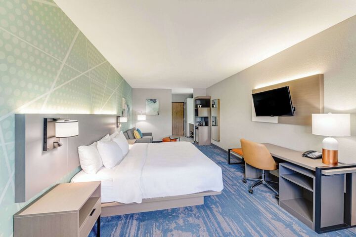Room 31 of 40