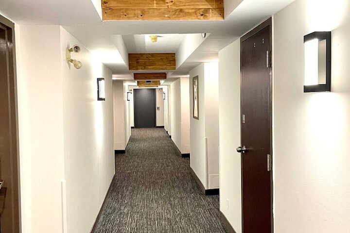 Ballroom/Hall 38 of 40