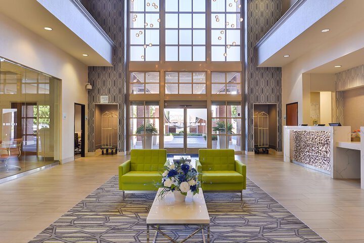 Holiday Inn Express & Suites Elk Grove Central - Hwy 99 by IHG