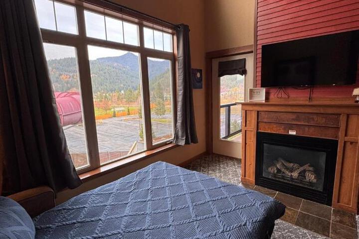 Morning Star Lodge - Hosted by Linda