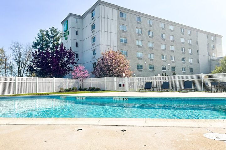 Pool 8 of 42