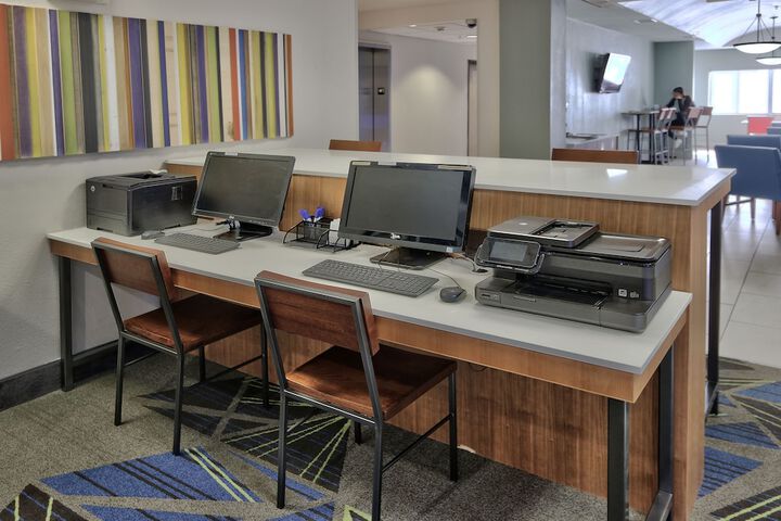 Holiday Express & Suites Portales by IHG