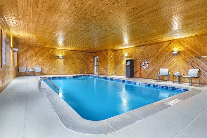 Holiday Inn Express Hotel & Suites Charlotte by IHG