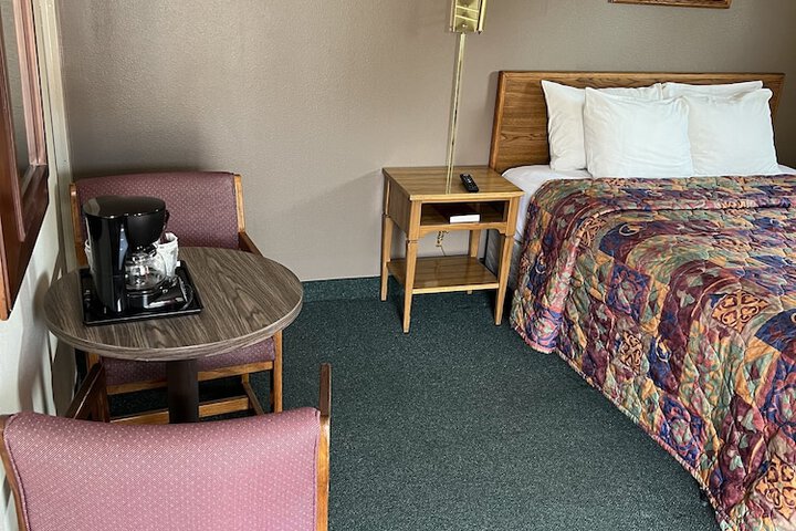 Room 240 of 443