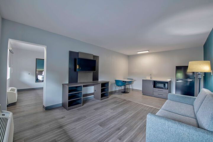 Room 7 of 27