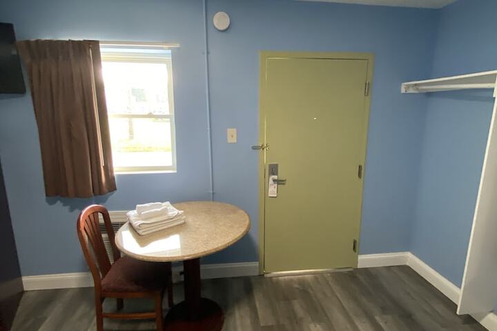 Room 42 of 95