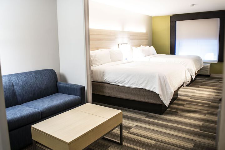 Holiday Inn Express & Suites Sedalia by IHG