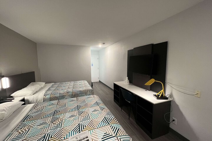 Room 20 of 28