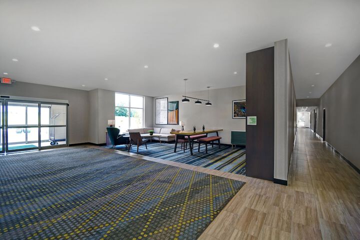Hotel 7 of 57