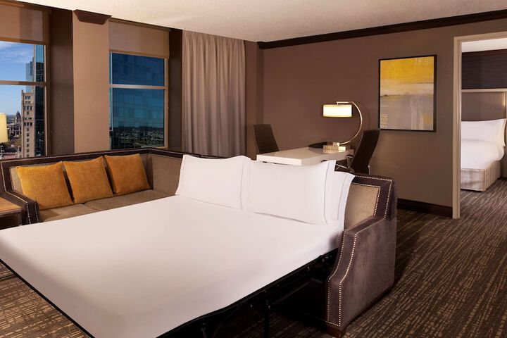Room 10 of 76