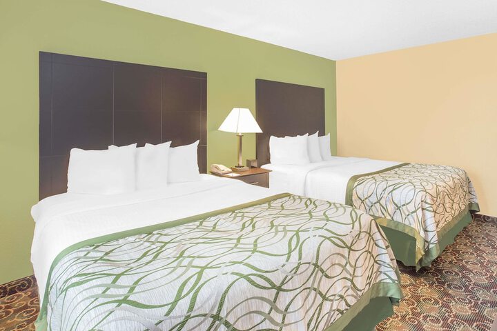 Room 4 of 25