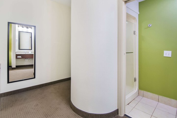 Room 19 of 57
