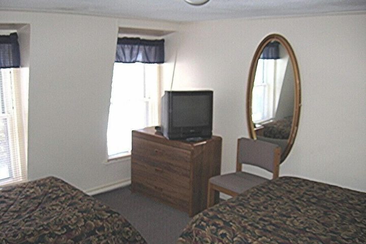 Room 27 of 39