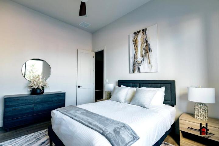Peaceful Getaway to a New Custom-Built Luxury Home