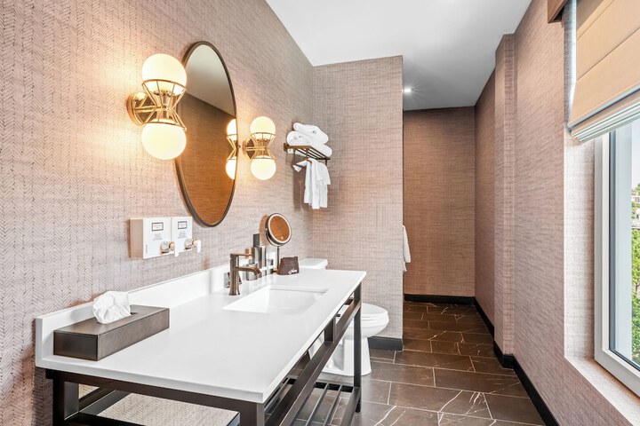 Beacon Suites Hotel