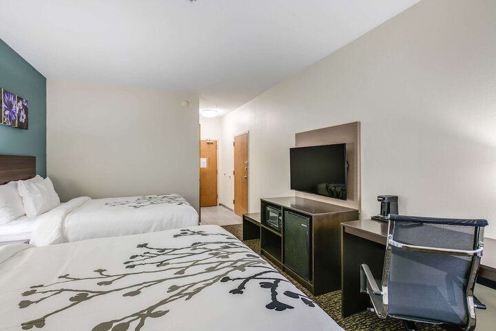 Room 17 of 34