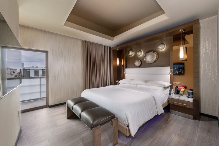 Room 27 of 46