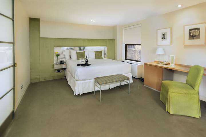 Room 17 of 40