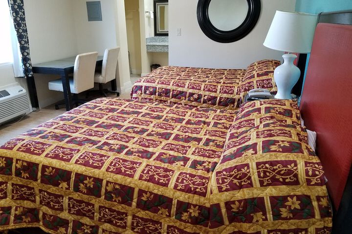 Room 13 of 22