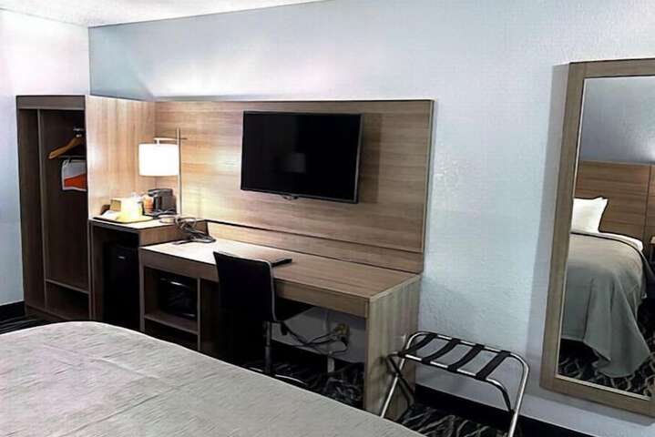 Room 27 of 50