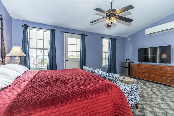 Room 18 of 100