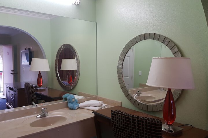 Room 44 of 52