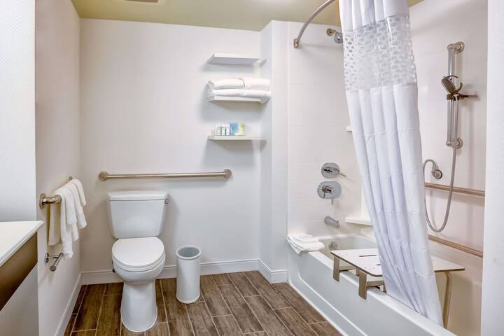 Hampton Inn Boston - Norwood