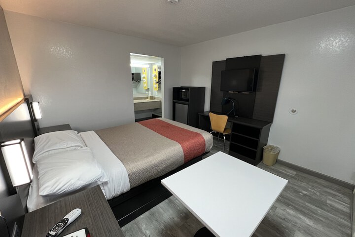 Room 44 of 72