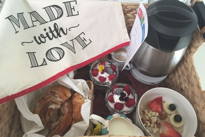 Breakfast/Coffee Service 26 of 32