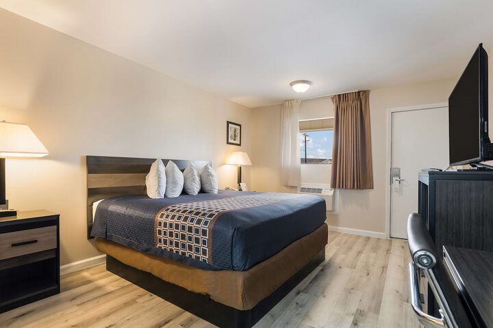 Room 19 of 25