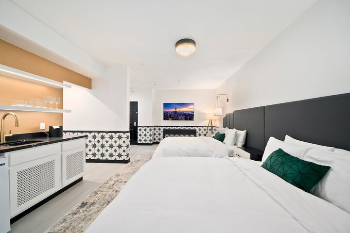 Casablanca Inn